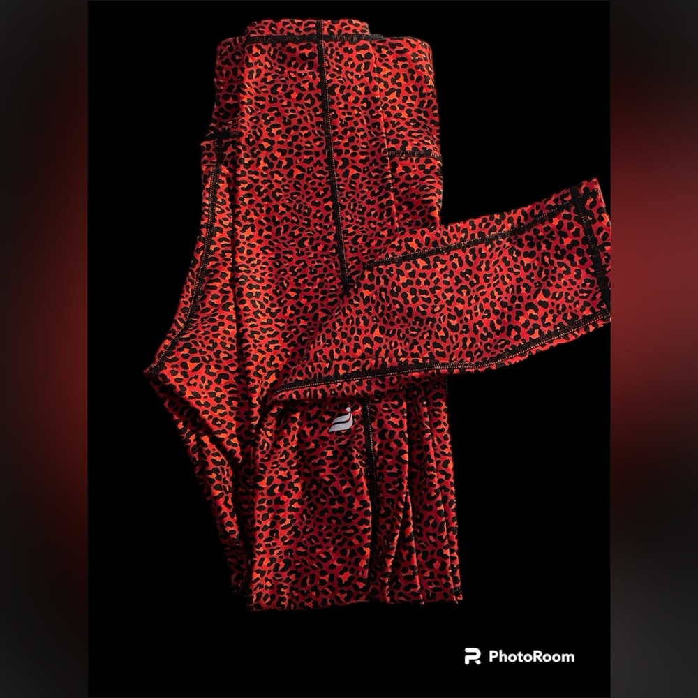 Red print Fabletics leggings